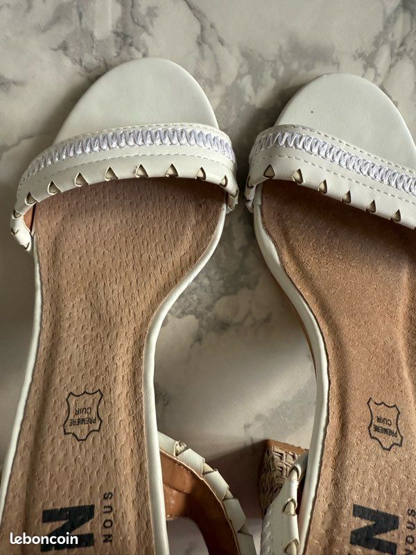 Nu-pieds blancs. Pointure36. De la marque. Élue par nous (image 2)