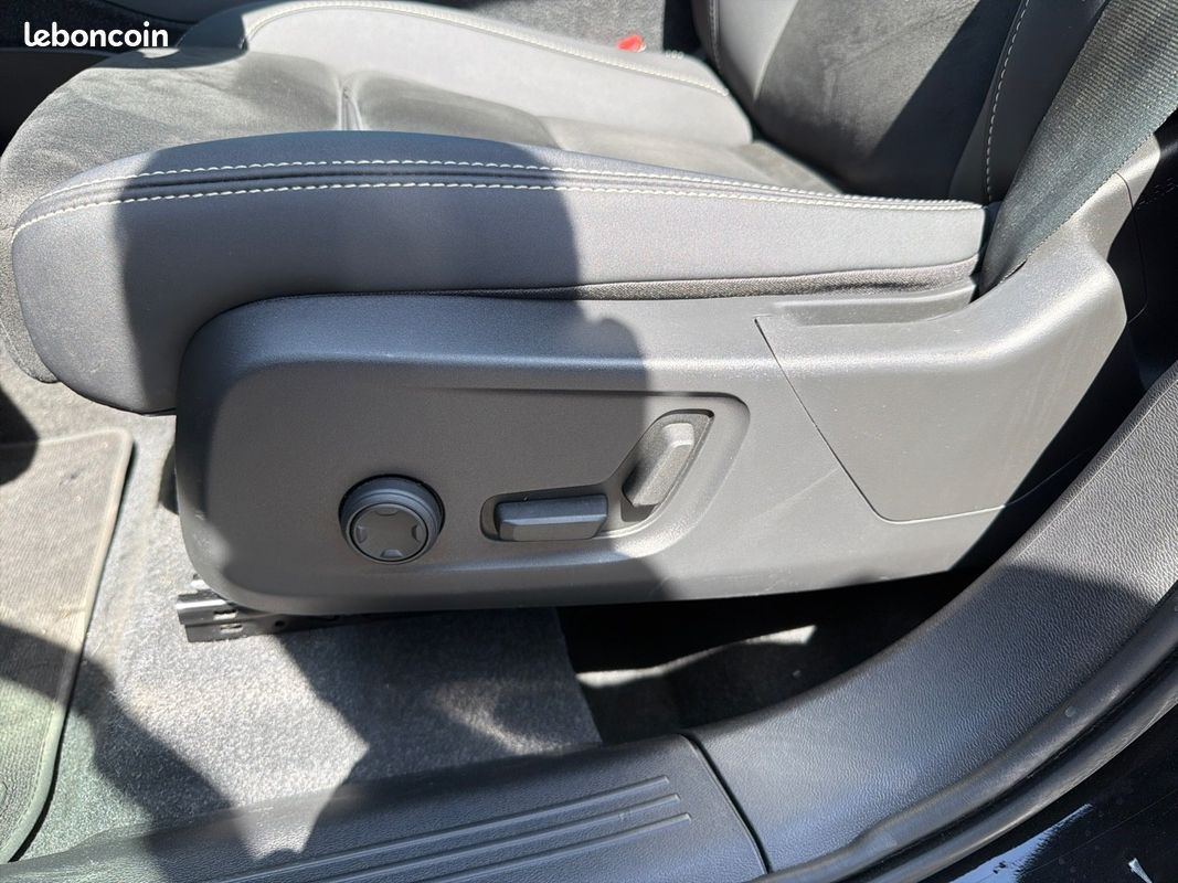 VOLVO XC40 B3 163 ch DCT7 Ultimate (image 13)