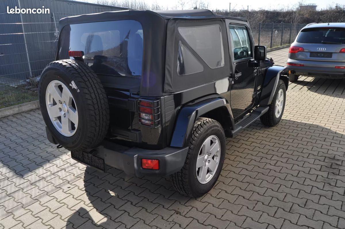 Jeep Wrangler Unlimited Sahara 2.8 200CH - Carnet D'Entretien Complet - Alpine Sound - Sièges Chauffants - Régulateur - Navigation - Xénon - 62800KM (image 4)
