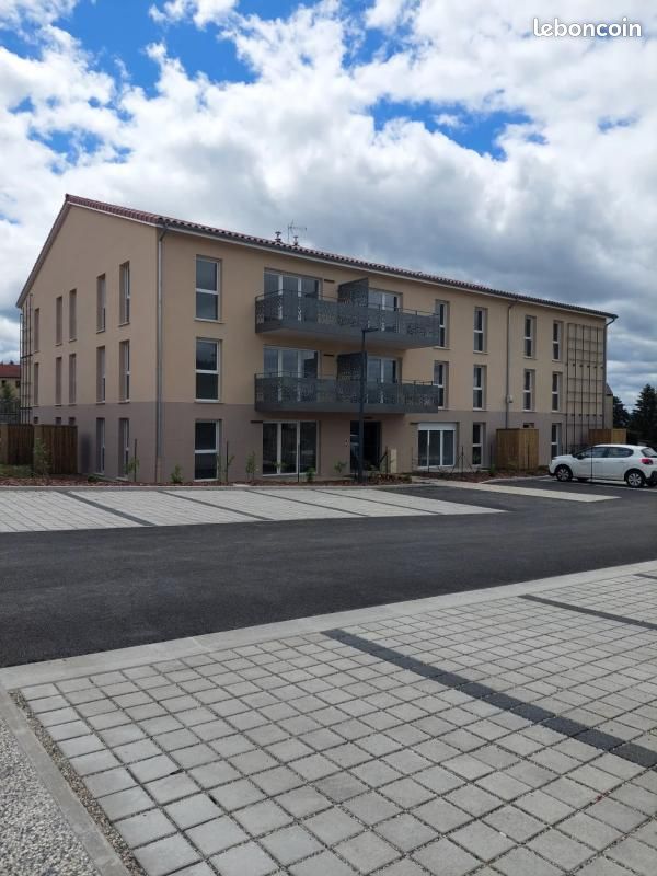 Appartement 4 pièces 81 m² · à Sainte-Sigolène · 81 m² · 629 €