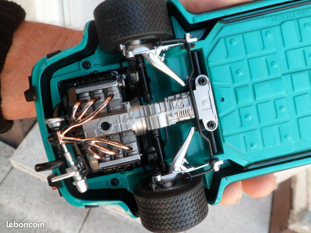 1/18........Rare Porsche 934 RSR N°9 VAILLANT.........Schuco (image 8)