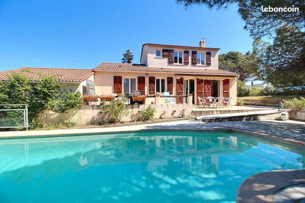 Maison 5 pièces 126 m² · à Roquebrune-sur-Argens · 126 m² · 490 000 €