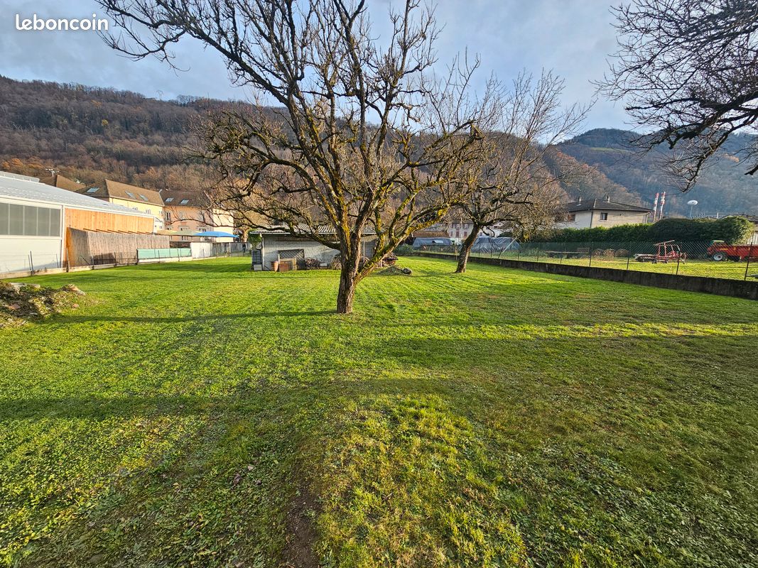 Terrain plat 1135m2 (image 3)