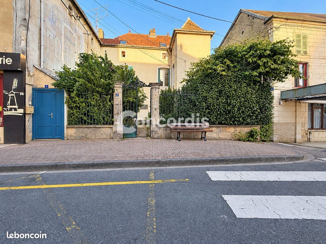 Maison 7 pièces 266 m² · à Vaucouleurs · 266 m² · 165 000 €