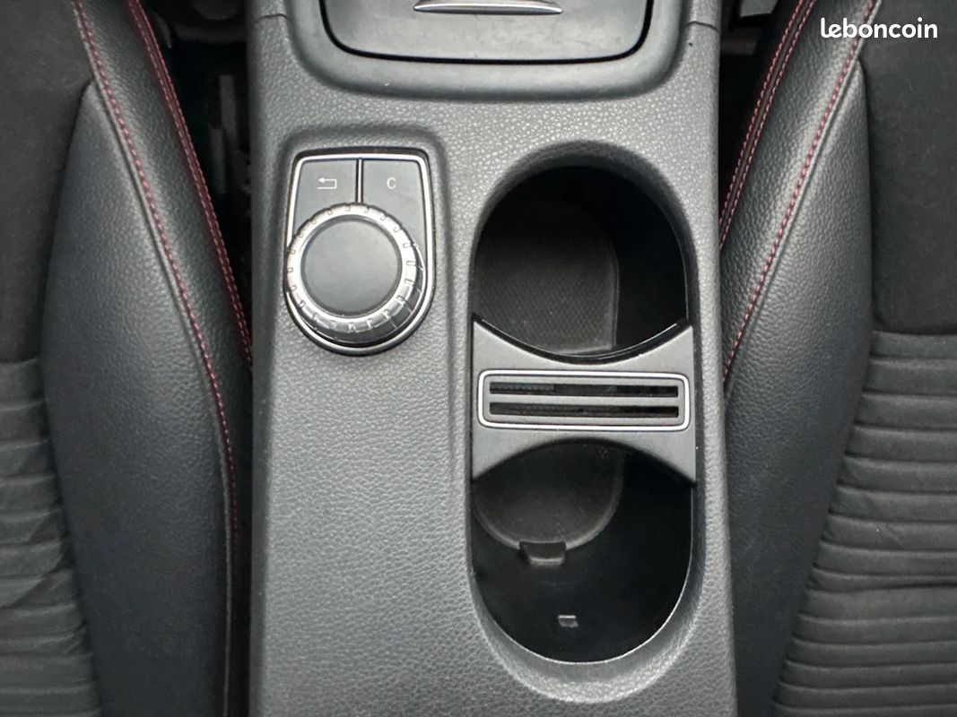 Mercedes GLA 220d 170ch 7G-DCT 4MATIC FASCINATION PACK AMG / Toit ouvrant (image 29)