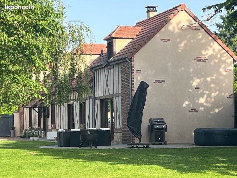Maison 8 pièces 200 m² · à Chaumont-en-Vexin · 200 m² · 390 000 €