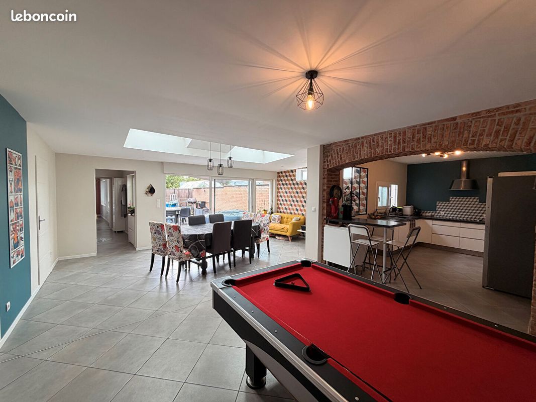 Maison 8 pièces 180 m² · à La Chapelle-d'Armentières · 180 m² · 295 500 €
