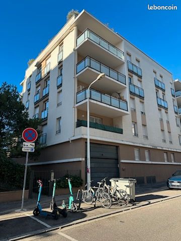 Parking 3 pièces 61 m² · à Lyon · 61 m² · 1 275 €