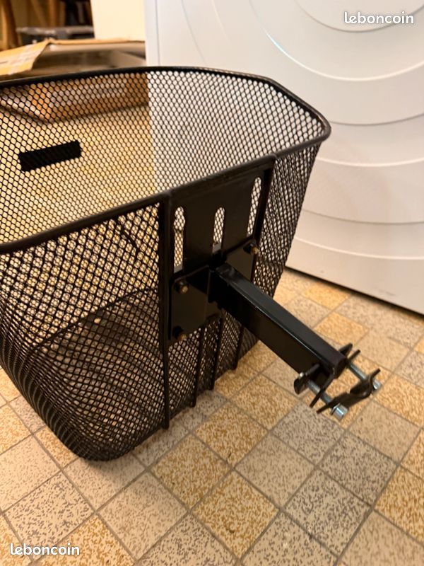 BASIL Panier de roue avant vélo 24 litres noir - Decatlhon (image 6)