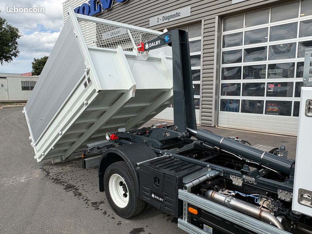 ISUZU M30 5.2l 190cv POLYBENNE COFFRE PANIER DALBY BRX4 ( ANCIEN P75 ) M/T 6 Rapports Disponible immédiatement (image 3)