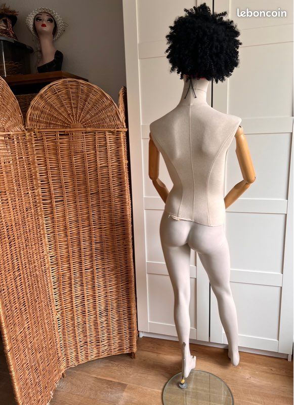 Mannequin avec jambes bras articulés bois / tête / pied / buste en lin écru + perruque - buste couture (image 15)