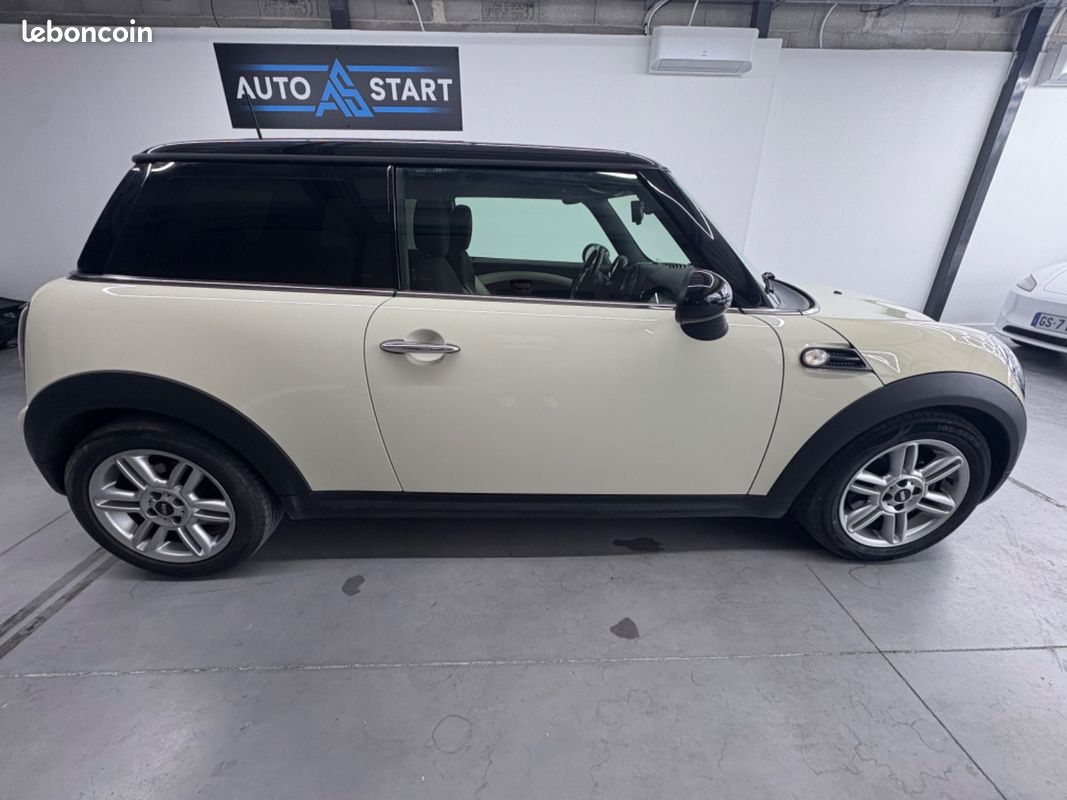 MINI Mini Cooper D Steptronic BOITE AUTO/VOLANT MULTIFONCTIONS (image 8)