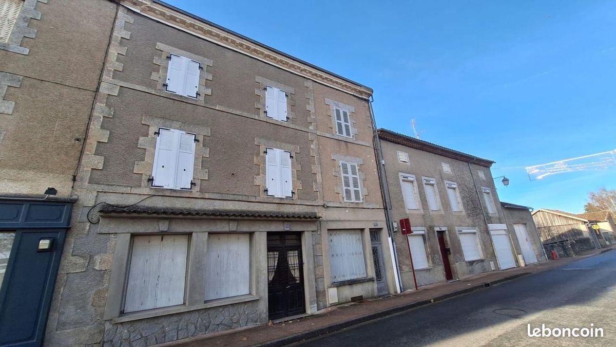 Maison 8 pièces 228 m² · à Piégut-Pluviers · 228 m² · 139 900 €