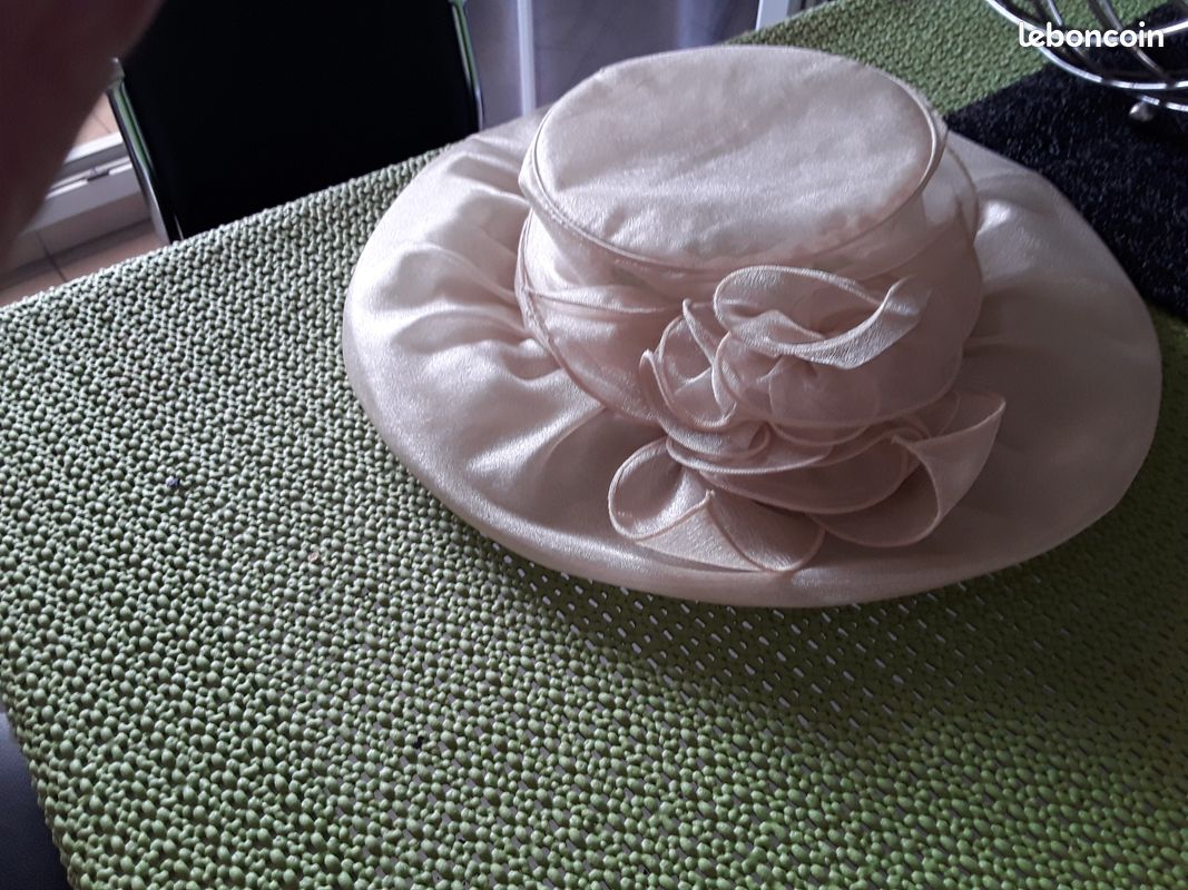 Chapeau ceremonie (image 1)
