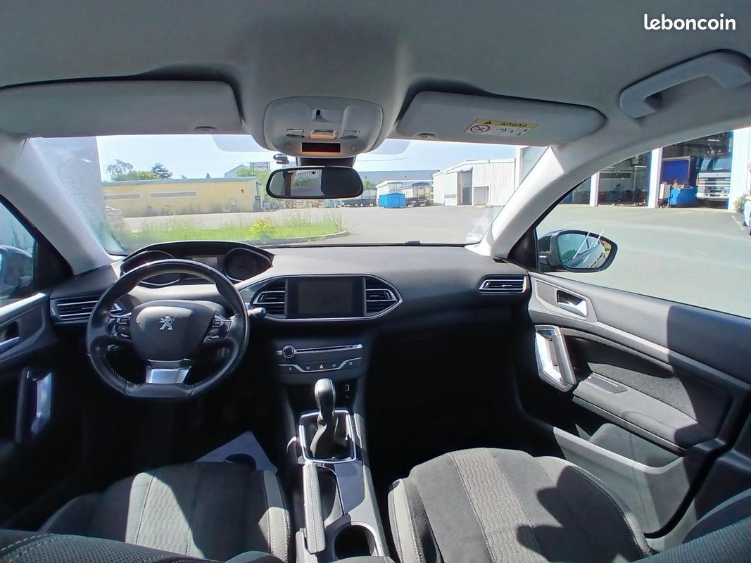 PEUGEOT 308 1.2i PureTech 12V S&S - 110 II 2013 BERLINE Style PHASE 1 (image 12)