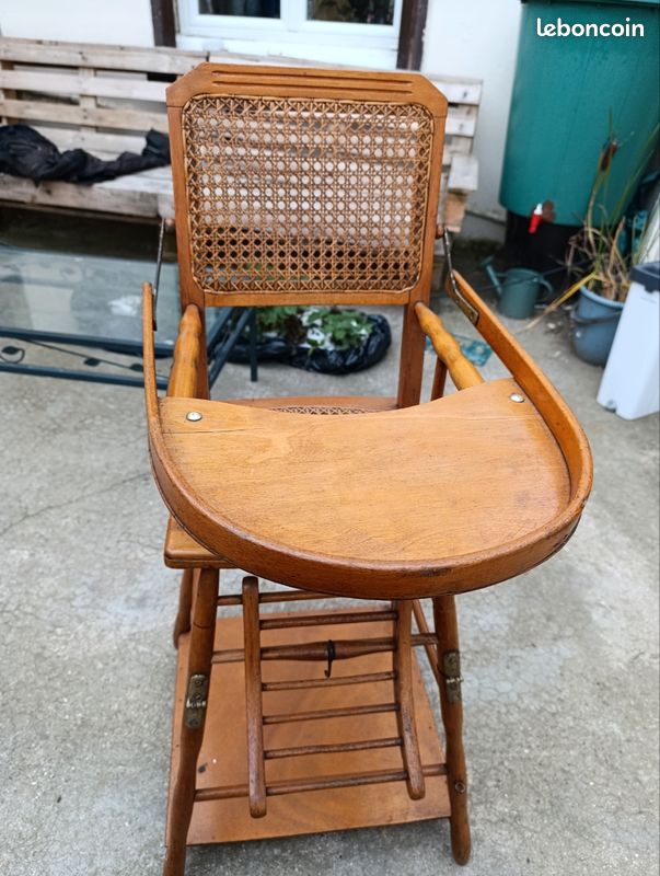 Chaise haute dès la naissance pour bébé sur