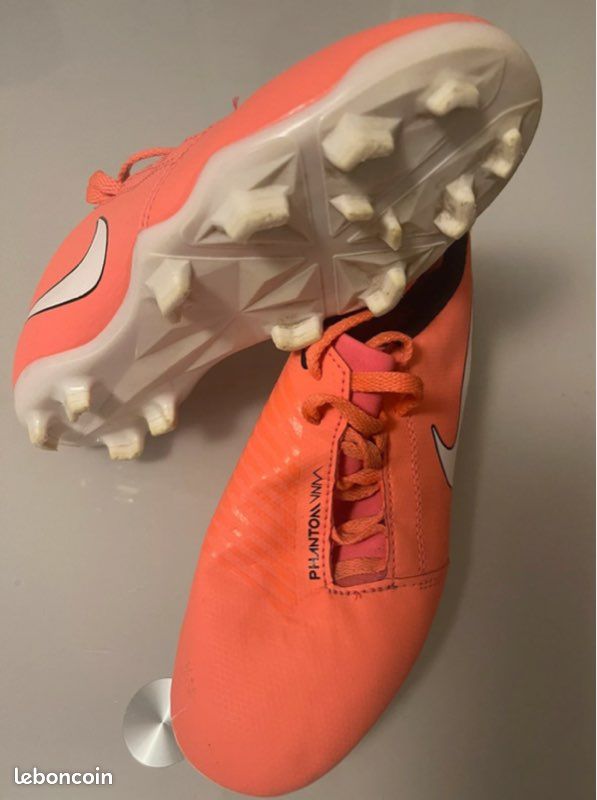 Crampon Nike phantom taille 35 Chaussures