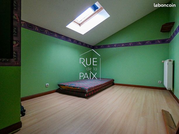 https://img.leboncoin.fr/api/v1/lbcpb1/images/a4/07/71/a4077179d84457cc6e2e771393b902eb53d0731d.jpg?rule=ad-image