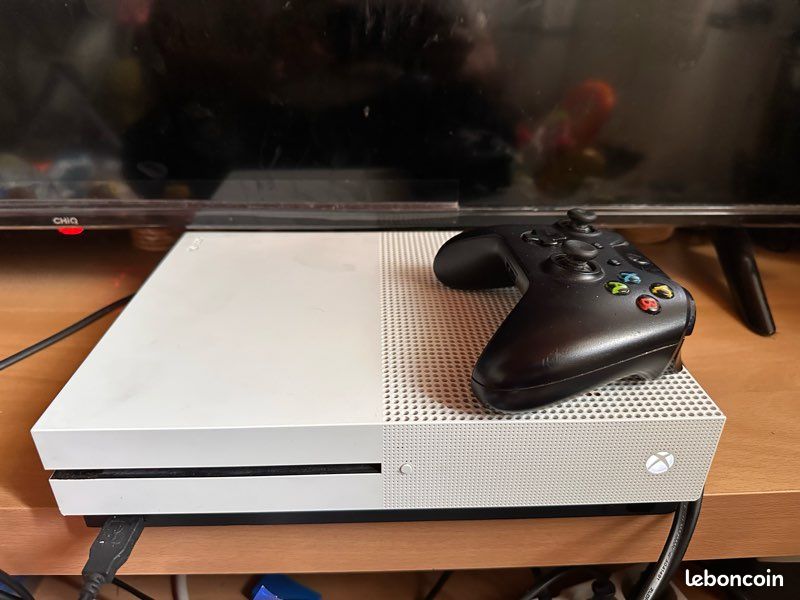 Xbox One S (image 1)