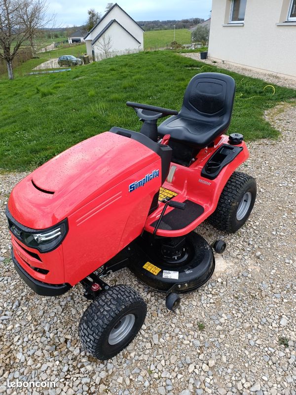 Tracteur tondeuse simplicity SLT 110 (image 1)