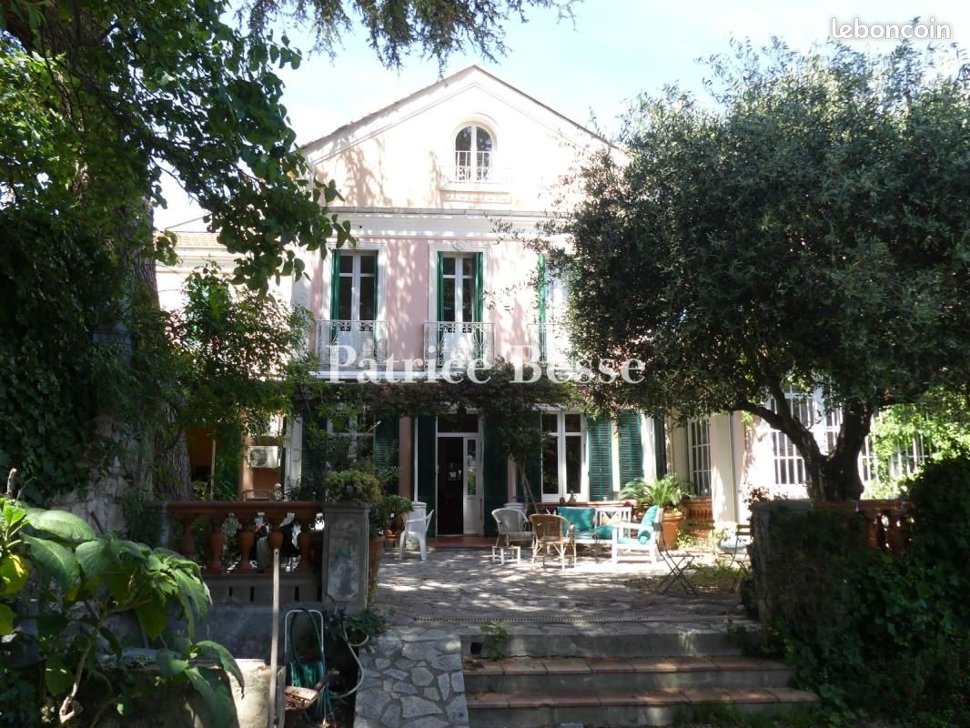 Maison 6 pièces 230 m² · à Toulon · 230 m² · 1 450 000 €
