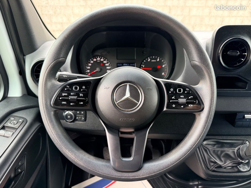MERCEDES-BENZ SPRINTER VU FOURGON III PHASE 1 3.0 V6 519 190 Ch 4X2 37S 3,5T - 2 EME MAIN - ROUES JUMELEES - ORIGINE FRANCE (image 4)