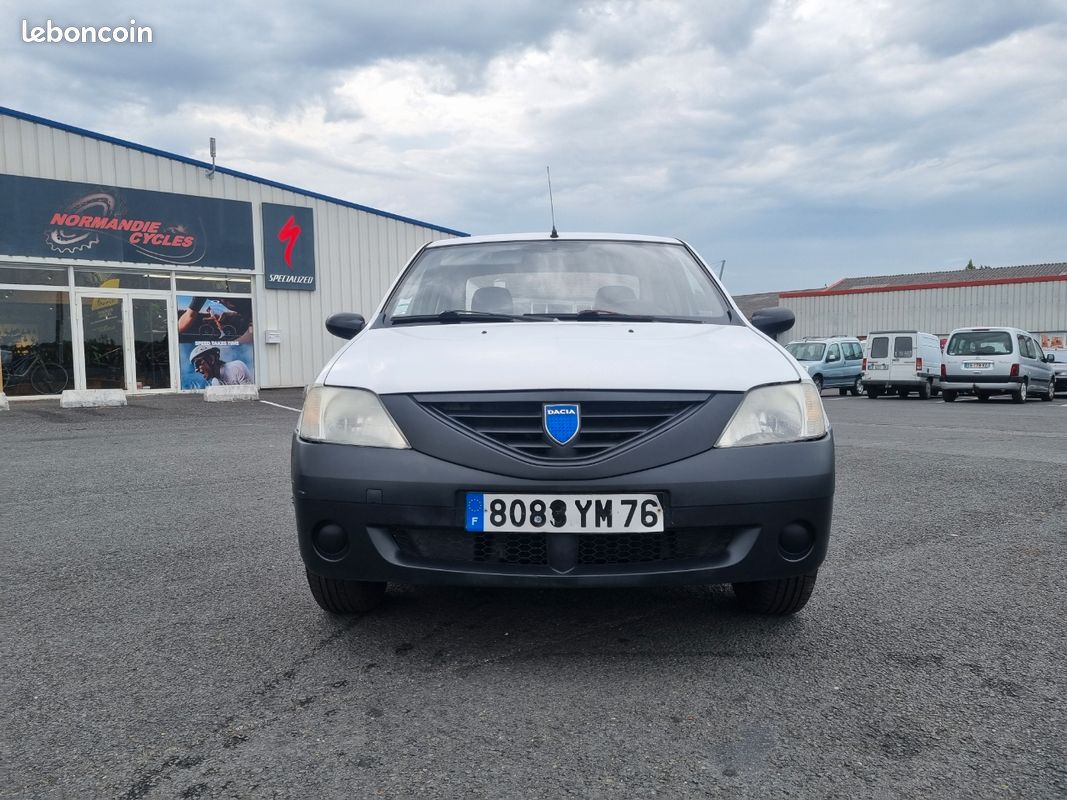 DACIA LOGAN 1.4 i 75 CV AUTHENTIQUE PREMIÈRE MAIN CT OK (image 2)