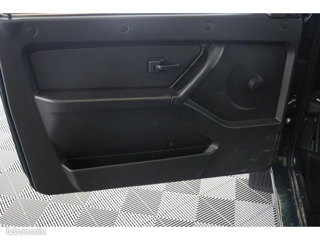 LADA NIVA 1.7i - 81 Utlilitaire (image 8)
