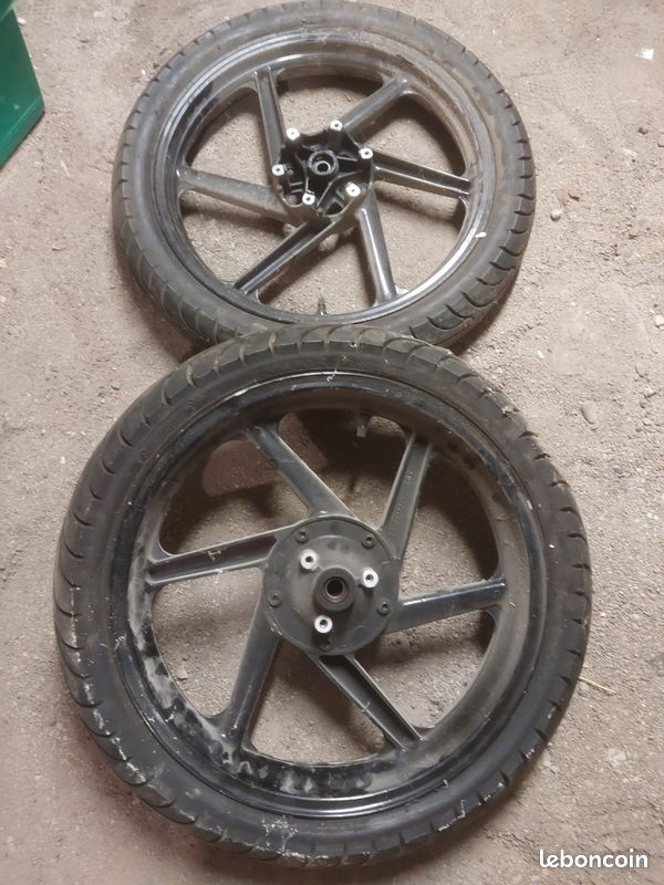 Jantes et pneus Honda Nsr Jc22 (image 1)