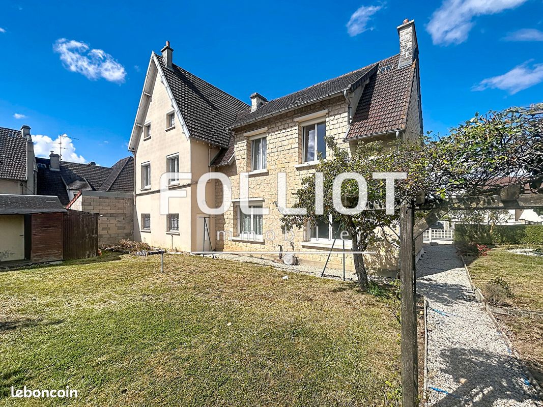 Maison 8 pièces 163 m² · à Saint-Martin-de-May · 163 m² · 367 500 €