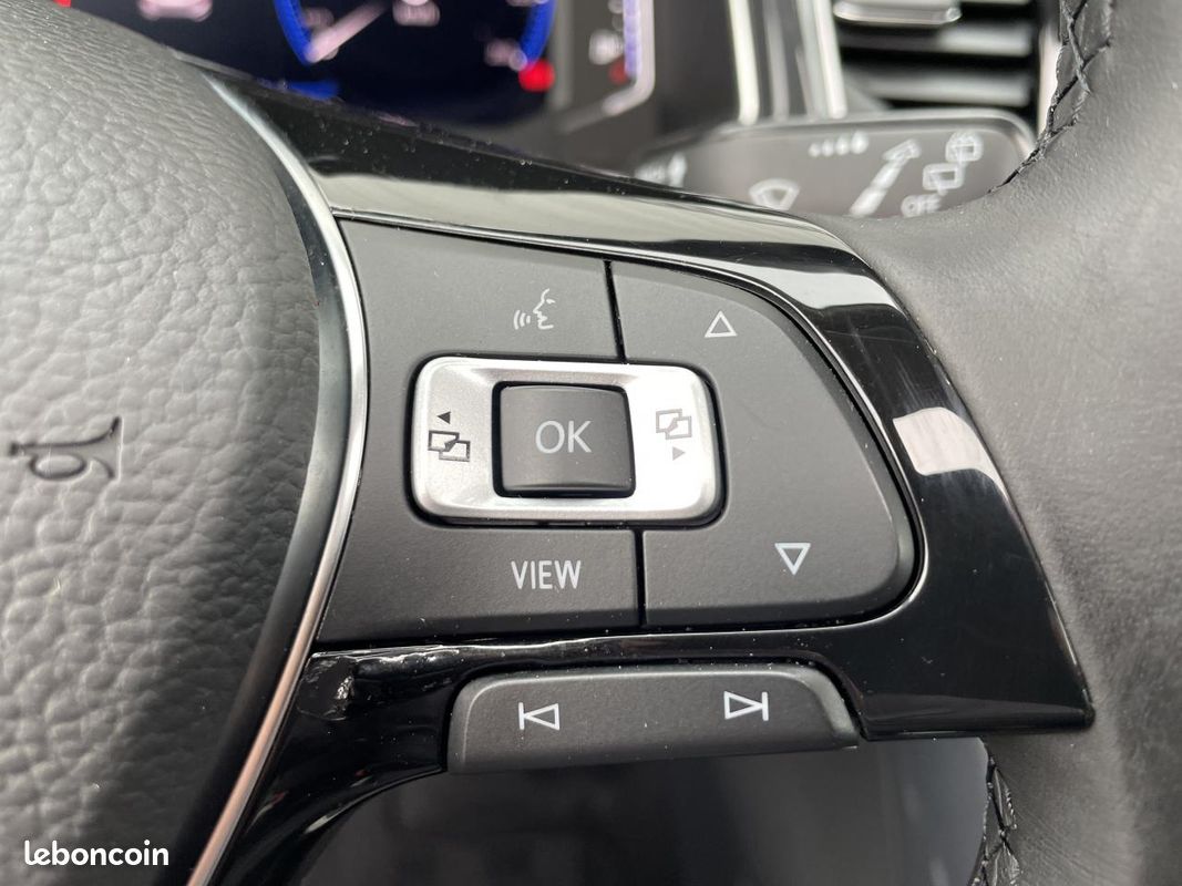 VOLKSWAGEN T-ROC CARAT / 2.0 L TDI / 150 Ch / 4 MOTION / BV DSG / 1 ERE MAIN / TOIT OUVRANT (image 17)