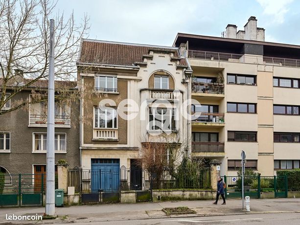 Maison 8 pièces 220 m²