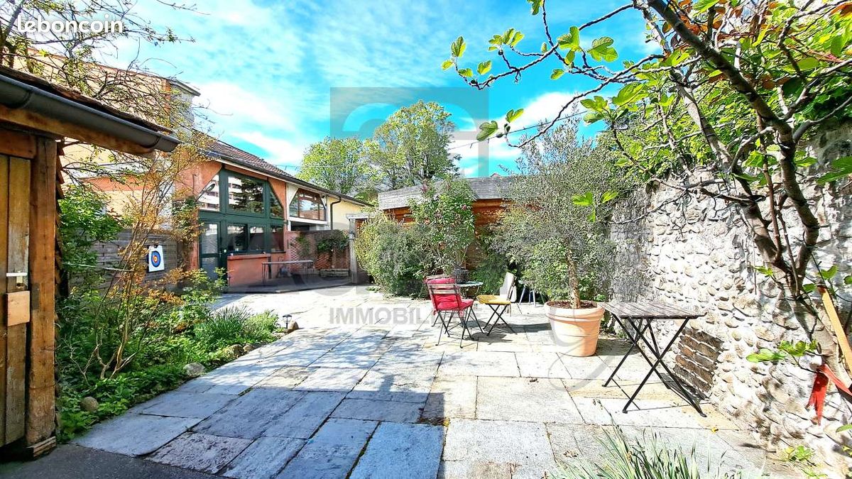 Appartement 7 pièces 210 m² · à Ambilly · 210 m² · 649 000 €