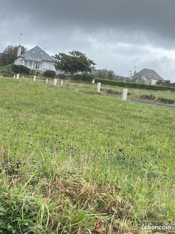 Terrain 543 m² · à Plomodiern · 61 060 €