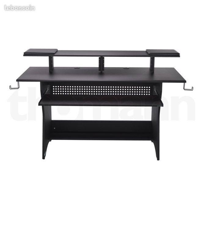 Bureau de gamer ou enregistrement noir (image 2)
