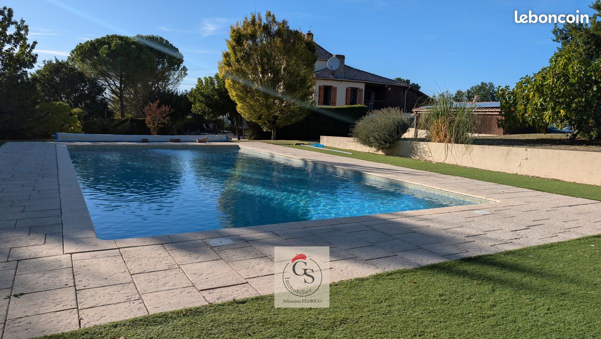 Maison 15 pièces 428 m² · à Casteljaloux · 428 m² · 472 500 €