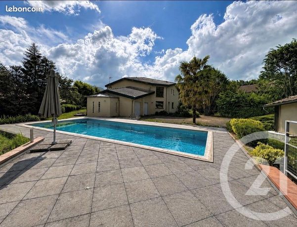 Maison 8 pièces 276 m²