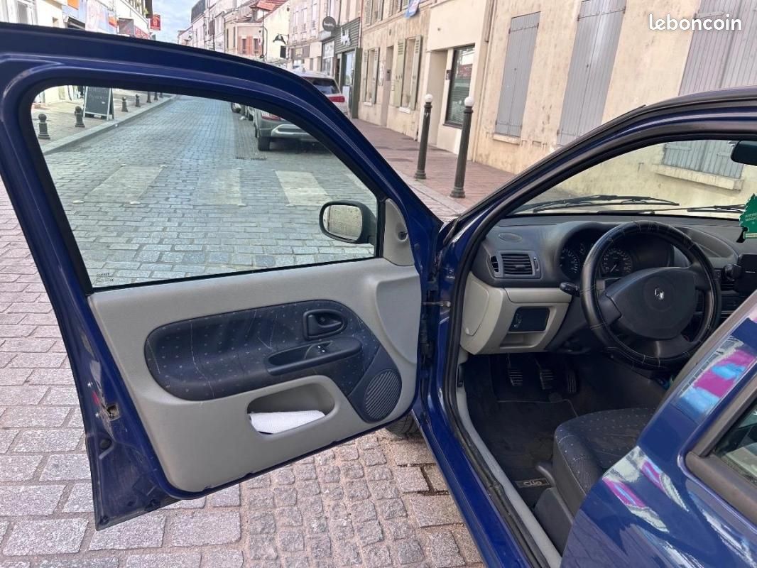 Renault Clio 1.2 60 AUTHENTIQUE (image 16)