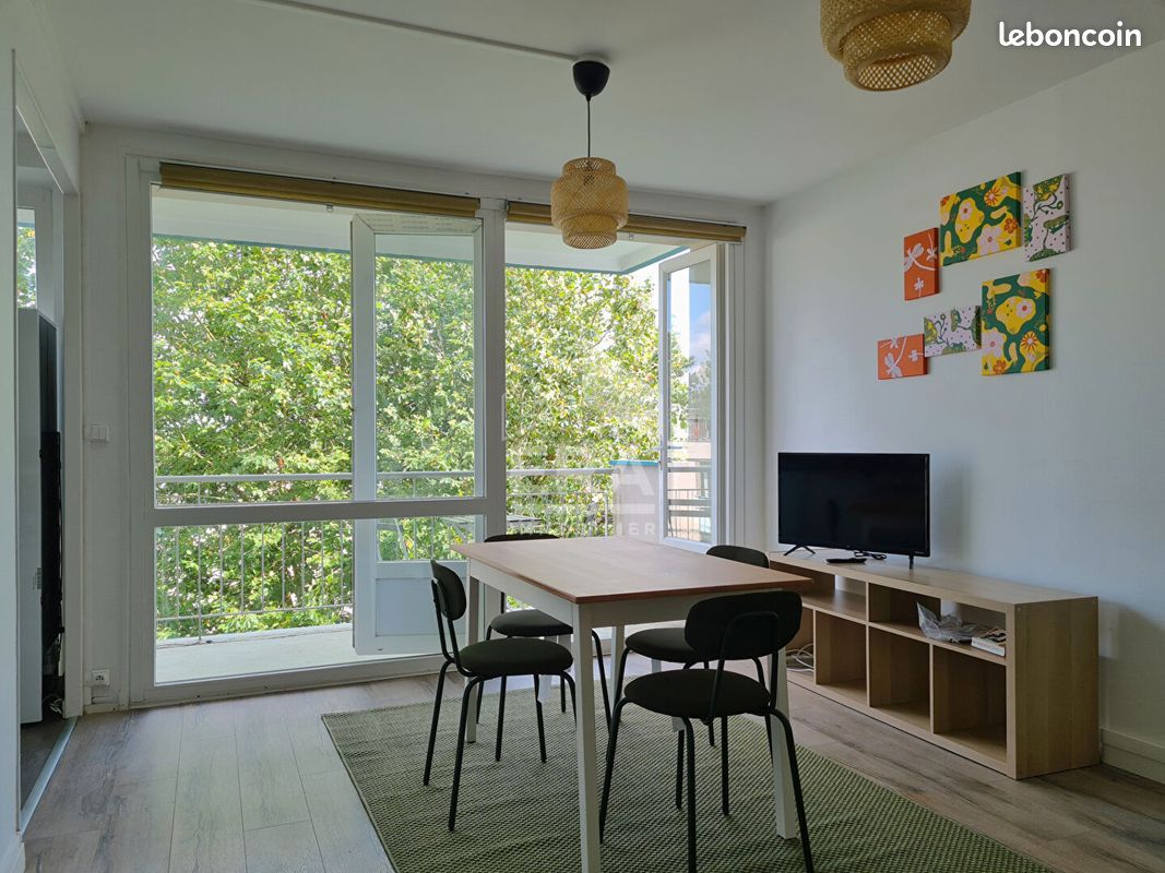 Appartement 1 pièce(s) 9 m²à louer Mont-saint-aignan