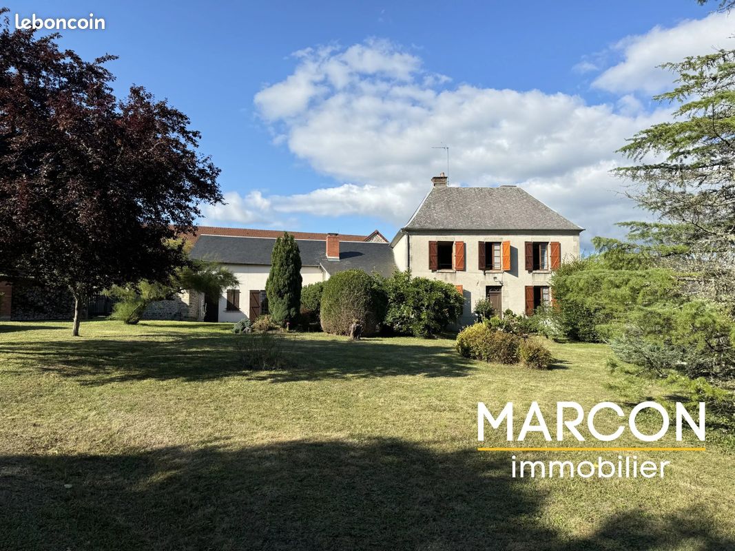 Maison 8 pièces 204 m² · à Cressat · 204 m² · 162 000 €