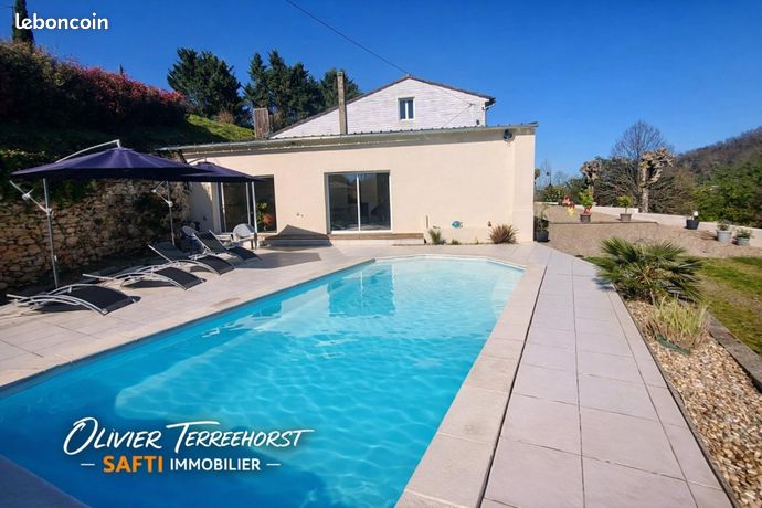 Propriété 5 pièces 260 m²