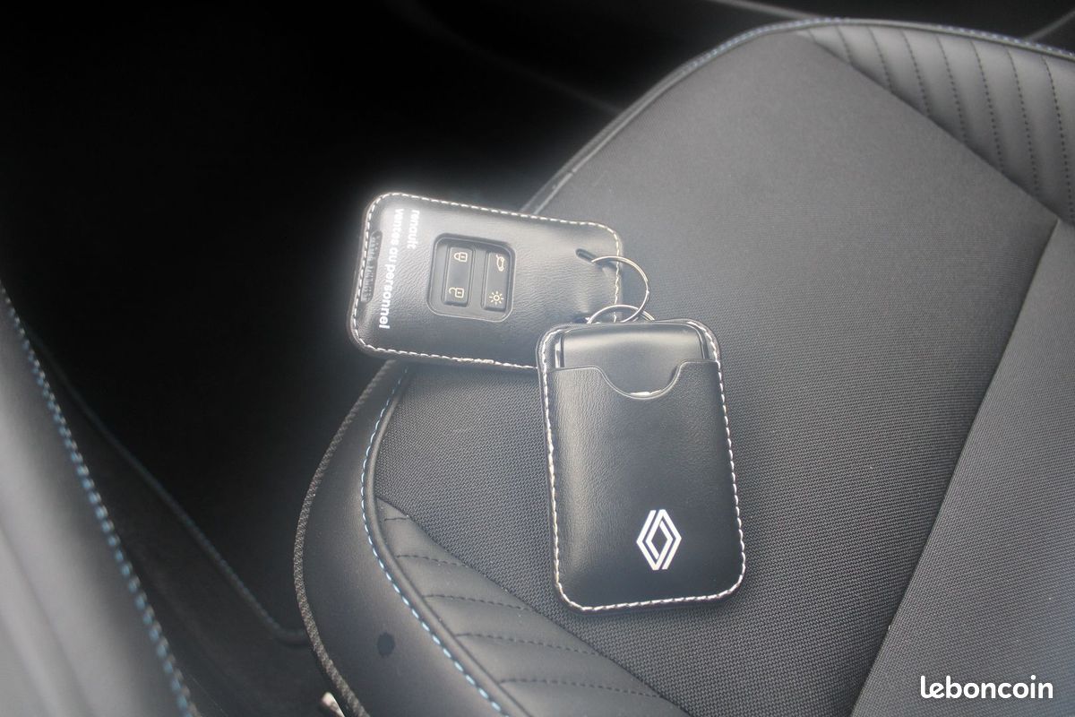 Renault CAPTUR 5 ESPRIT ALPINE 1L6 E-TECH FULL HYBRID 145 CV BOITE AUTO CAMÉRA 360 CUIR JANTES 19 (image 17)