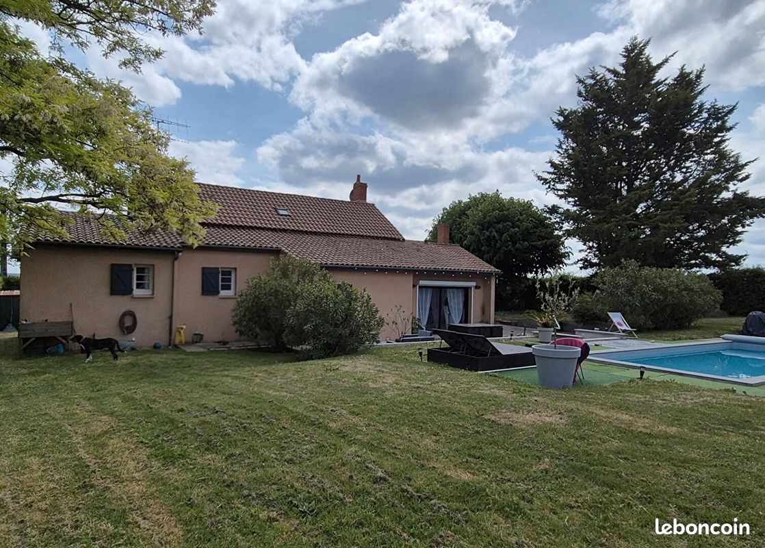 Maison 5 pièces 192 m² · à Jaunay-Marigny · 192 m² · 261 500 €