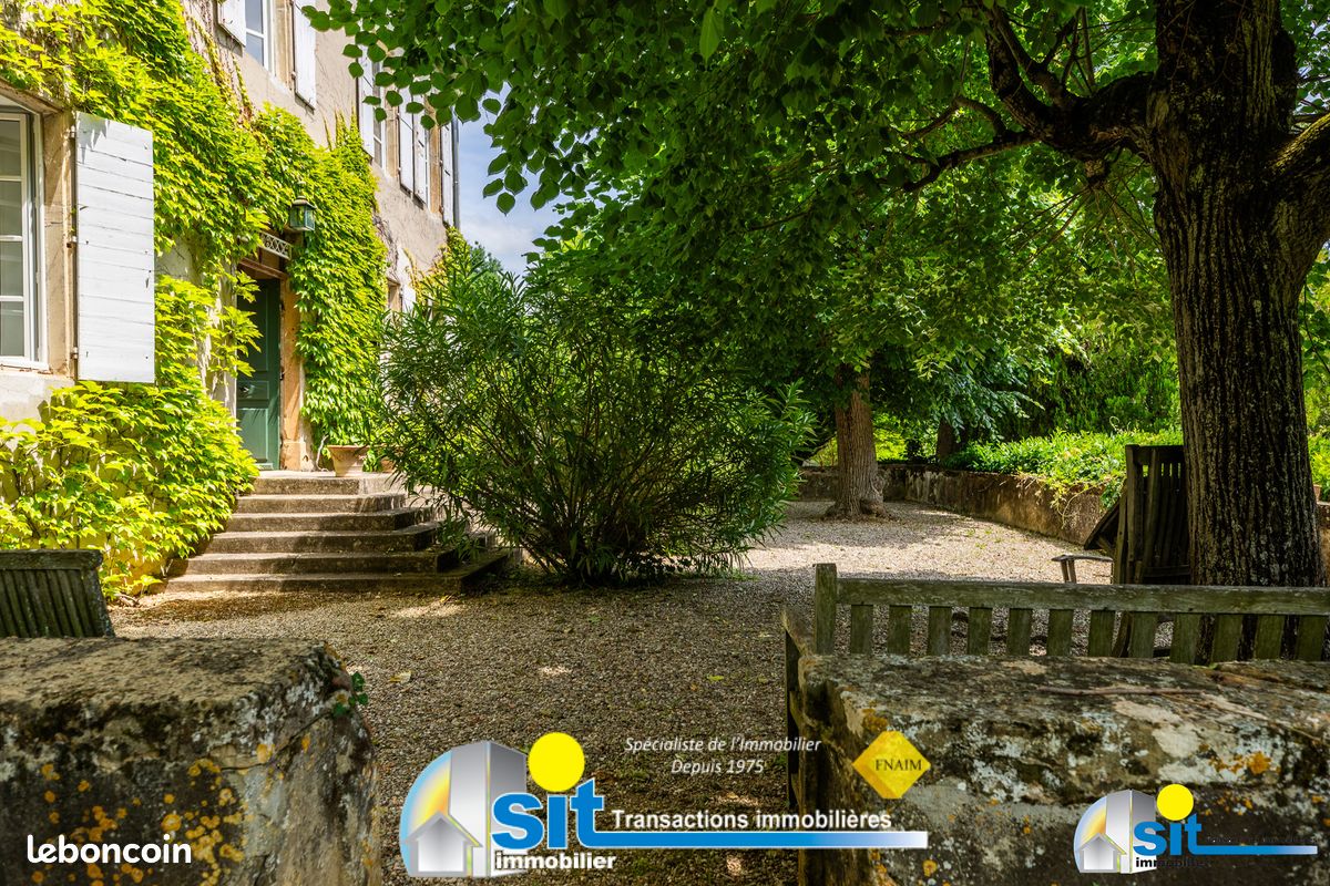 Maison 12 pièces 320 m² · à Vienne · 320 m² · 840 000 €