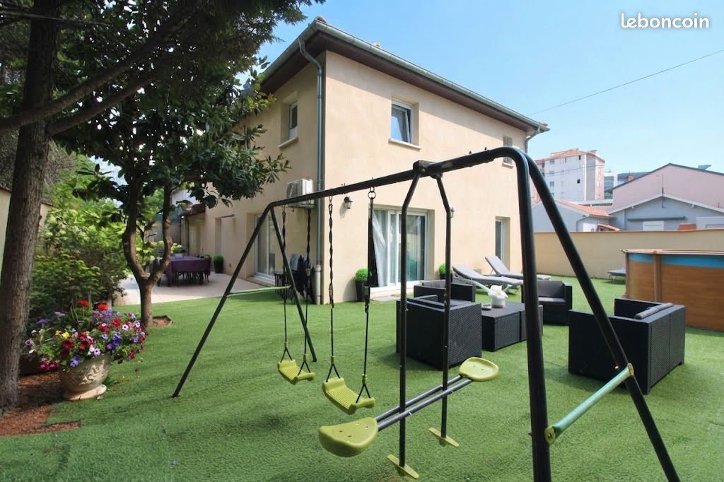Maison 7 pièces 160 m² · à Villeurbanne · 160 m² · 726 000 €