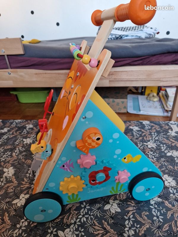 Chariot de marche bois avec freins janod (image 2)