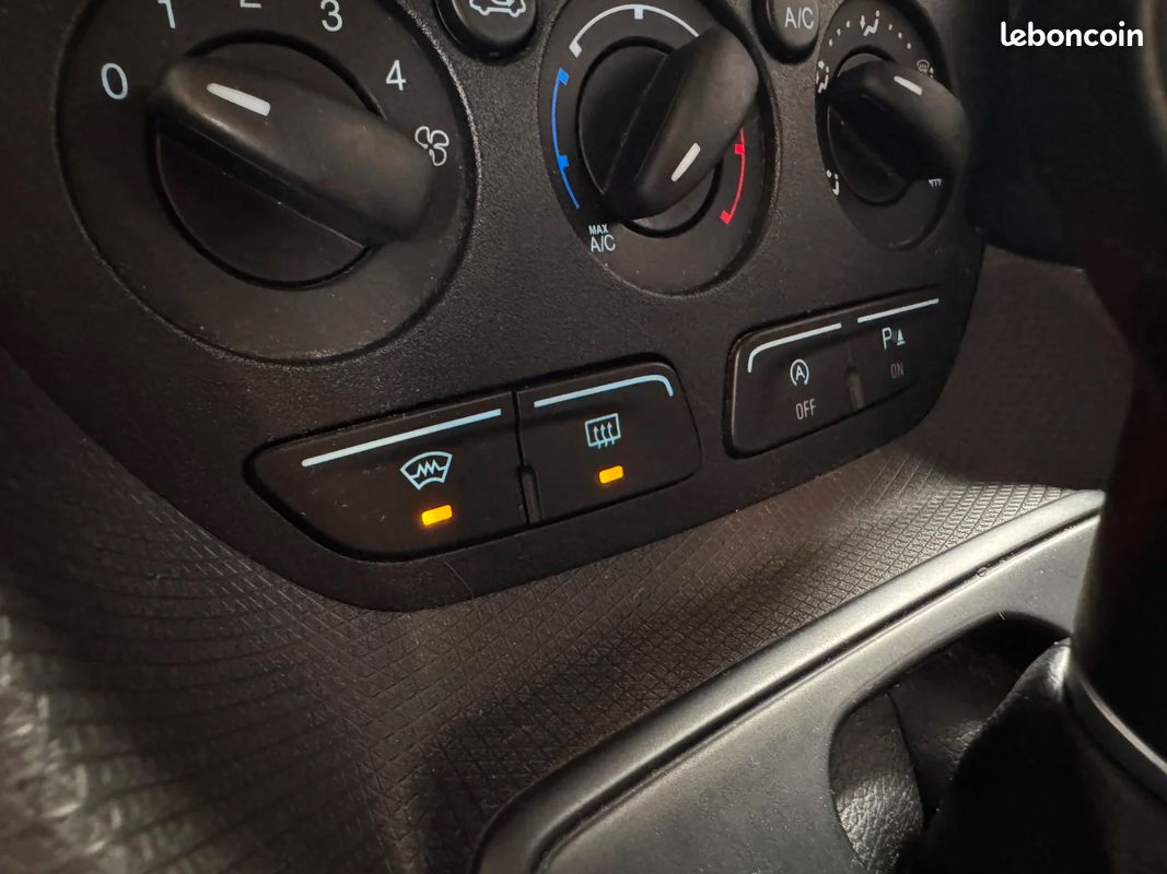 FORD TRANSIT CONNECT CABINE APPROFONDIE 1.5 ECOBLUE 120 S&S BVA8 Trend CAMÉRA DE RECUL / ANDROID AUTO / ATTELAGE / ENTRETIEN COMPLET (image 33)