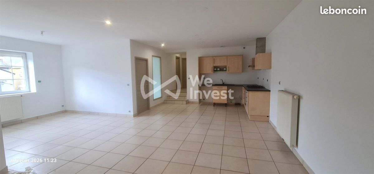 Appartement 4 pièces 100 m² · à La Tour-du-Pin · 100 m² · 890 €