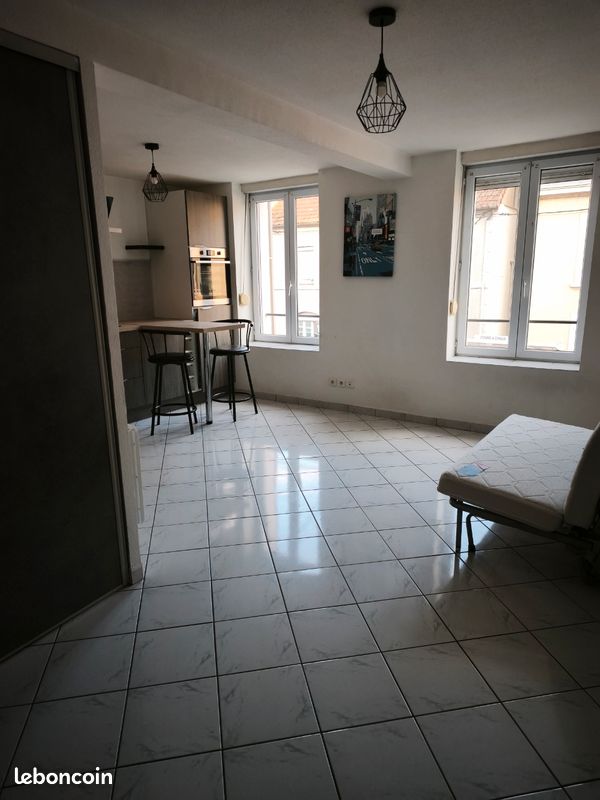 Appartement 1 pièce 25 m² · à Montluçon · 24,6 m² · 370 €