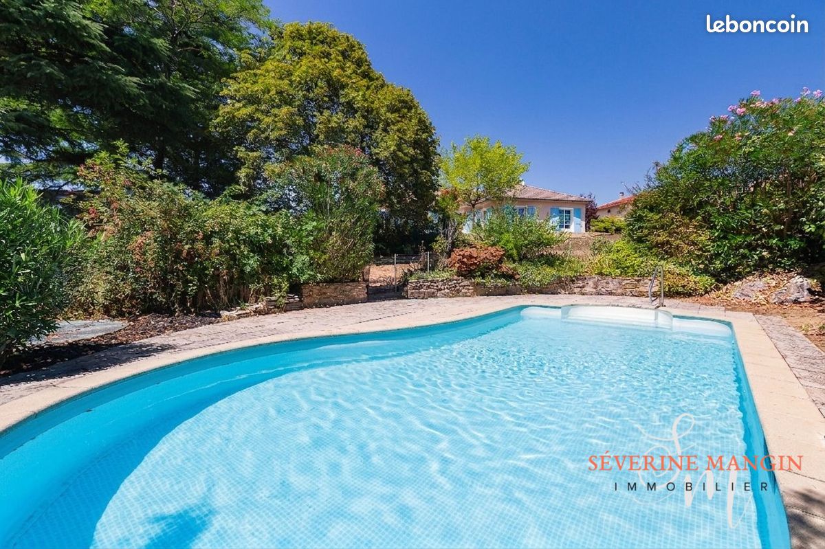Maison 11 pièces 225 m² · à Génissieux · 225 m² · 520 000 €